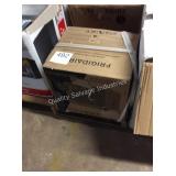 1 LOT FRIGIDAIRE 5000BTU A/C