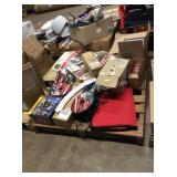 1 SKID CHRISTMAS DECOR