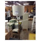 1 LOT FLOOR LAMP