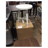1 LOT 2 WOOD STOOLS