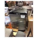 1 LOT HAIER COMPACT REFRIGERATOR