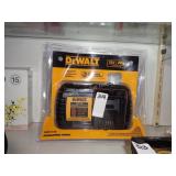 dewalt 12/20v battery charger (display)