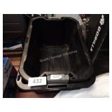 2 totes no lids