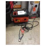 1 LOT 15AMP BATTERY CHARGER