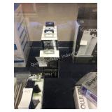 1 LOT UNIVERSAL CHARGE CABLES (DISPLAY)