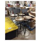 1 LOT 4 BAR STOOLS