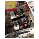 1 LOT 4 FLOOD LIGHTS