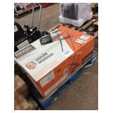 1 LOT RIDGID WET TILE SAW W/ STAND