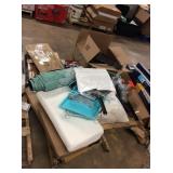 1 SKID STORE MERCHANDISE