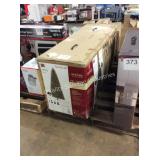 1 LOT 9FT PRELIT TREE
