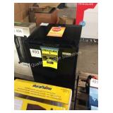 1 LOT ARTIC FRESH COMPACT REFRIGERATOR