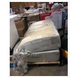 1 LOT QUEEN MATTRESS
