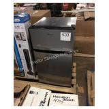 1 LOT WP COMPACT REFRIGERATOR