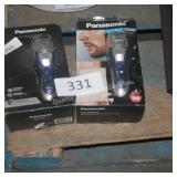 2 electric shavers