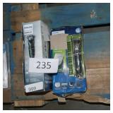2 electric shavers