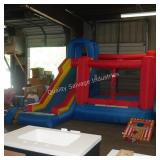 blow up jump house w/ slide