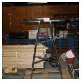 round metal clothing rack