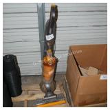 dyson ball multi floor 2 corded vac - tested/work