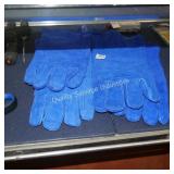 2pr blue leather gloves (display)