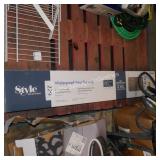 1 box lvp