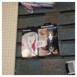 2 electric shavers