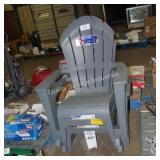 2 plastic rockers (top damaged)