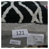 7ft x 10ft area rug