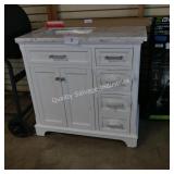 36ï¿½ vanity w top & backspalsh