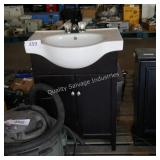 24ï¿½ vanity w top & faucet