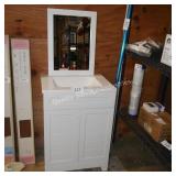 24ï¿½ vanity w top and mirror