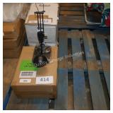 2 desk lamps