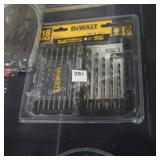 18pc dewalt drill bit set (display)