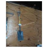 square shovel