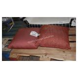 2 accent pillows
