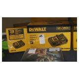 dewalt 12/20v charger (display)