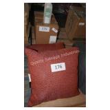 2 accent pillows