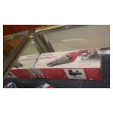NEW* black & decker dust buster (display)