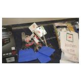 kitchen utensils (display)