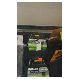 4 gillette body 4pk refill cartridges (display)