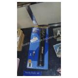 kobalt focusing led flashlight (display)