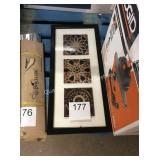 1 LOT WALL ART