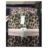 1 LOT 2 VICTORIA SECRET PAJAMA SETS SZ SMALL &