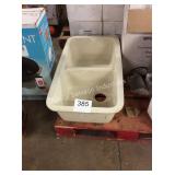 1 LOT DOUBLE KITCHEN SINK