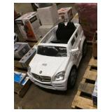 1 LOT MERCEDES RIDE ON