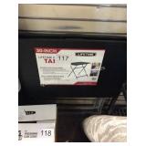 1 LOT 30" PERSONAL TABLE