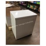 1 LOT FRIGIDAIRE 5CU FT CHEST FREEZER