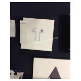 1 LOT APPLE AIRPODS (DISPLAY)