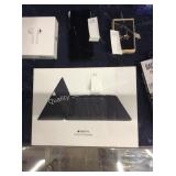 1 LOT APPLE IPAD PRO SMART KEYBOARD (DISPLAY)