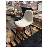 1 LOT ACCENT CHAIR