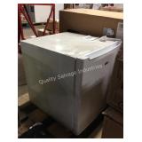 1 LOT SUNBEAM COMPACT REFRIGERATOR